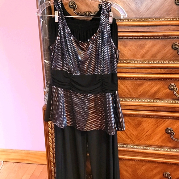 Matching set - Picture 1 of 3